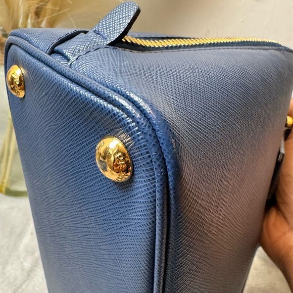 ❤️Prada Saffiano Bag❤️ - Picture 5 of 16